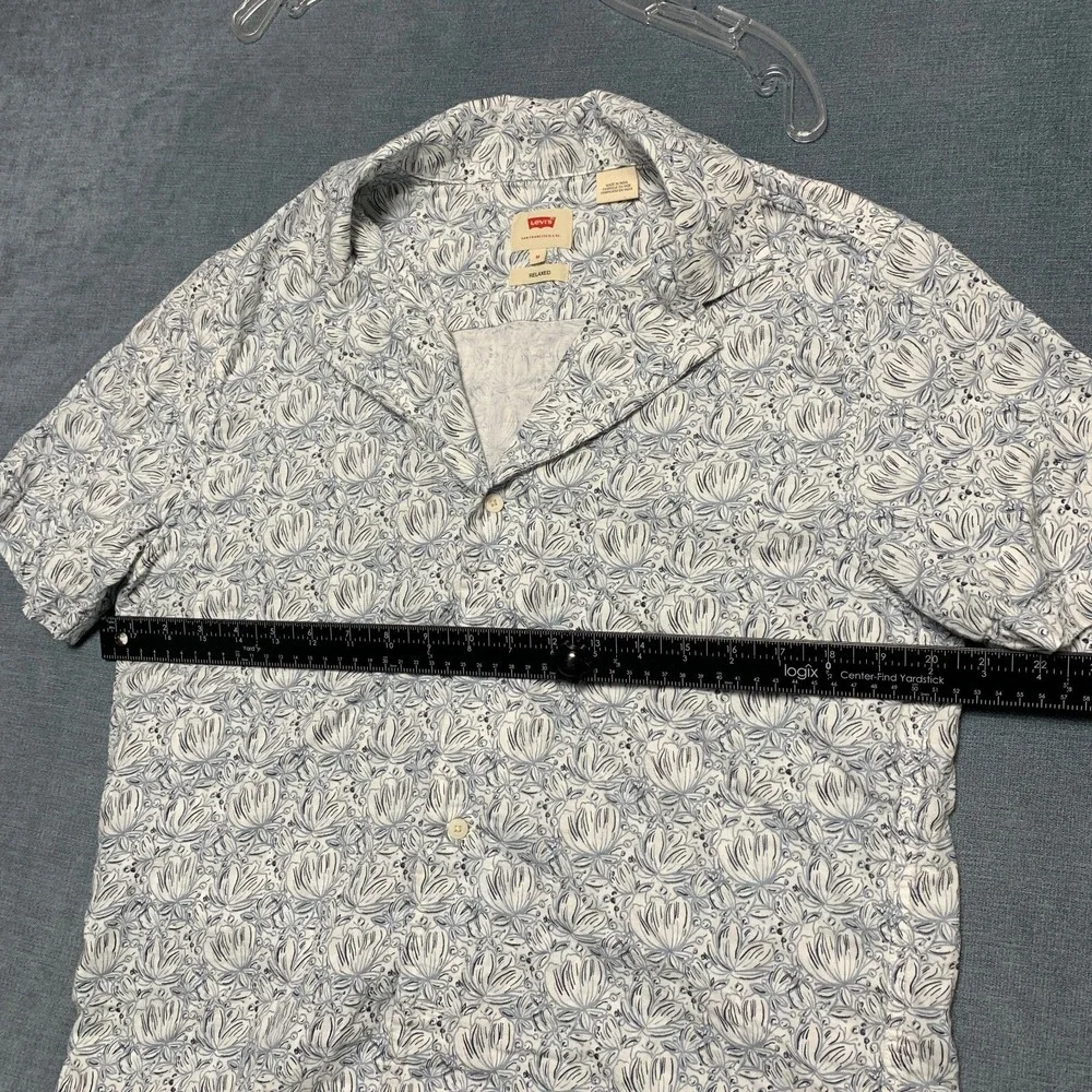 Levi's Camp Shirt Mens Medium White Blue Floral Botanical Beachwear Relaxed Fit